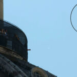 La falce di Venere in cima alla Basilica di San Pietro a Roma